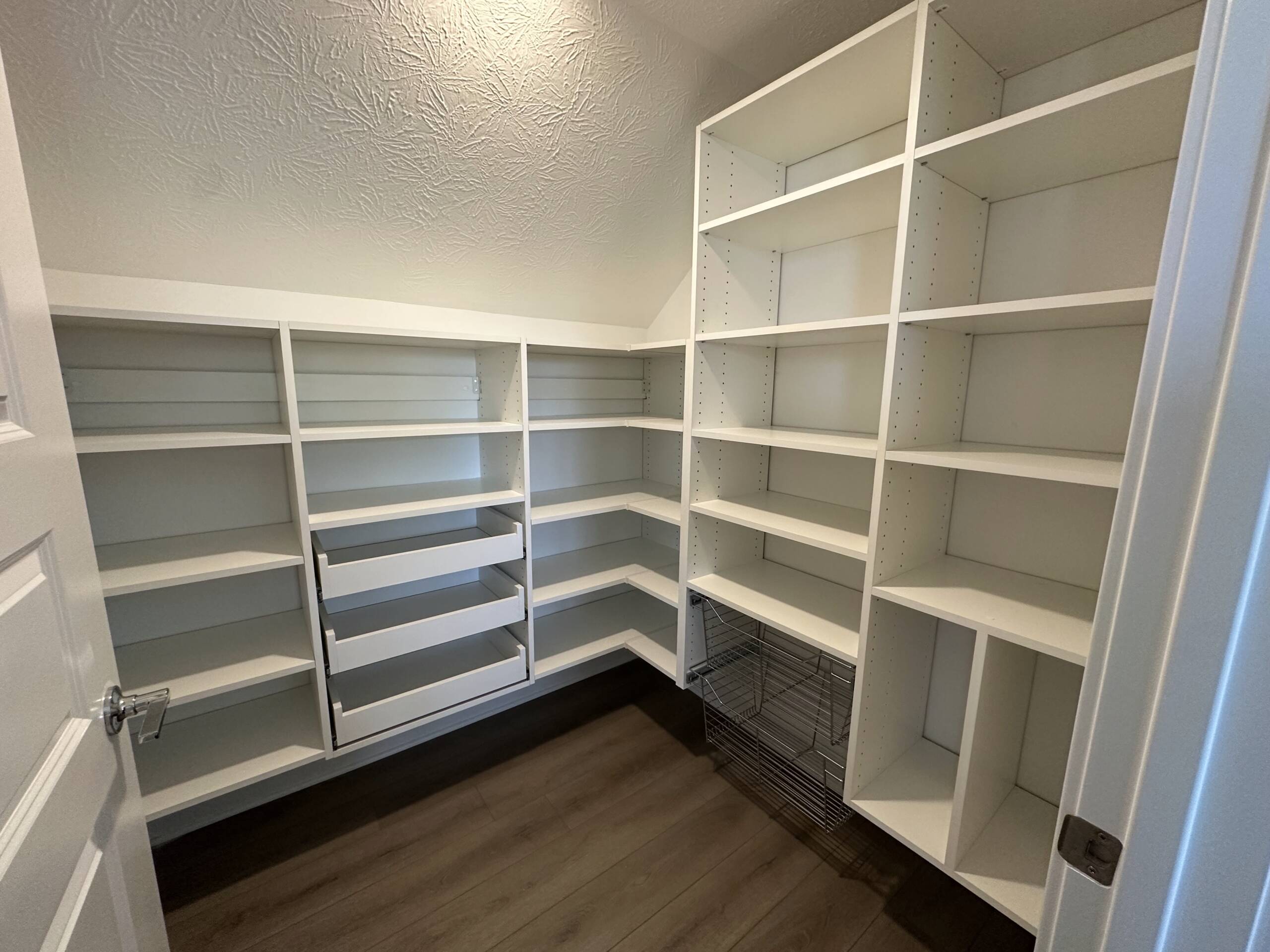 Custom Pantry Storage Solutions